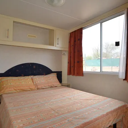 Flores Mobile Homes 罗维尼