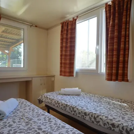 招待所 Flores Mobile Homes 罗维尼